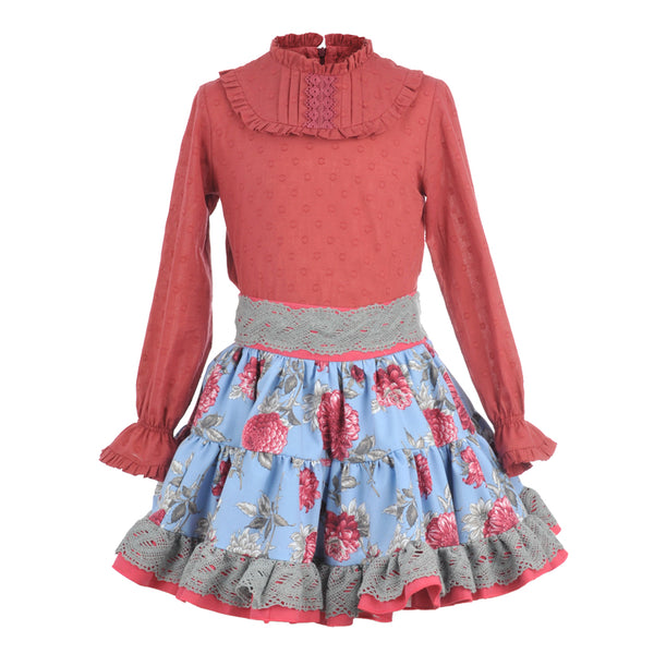Conjunto Falda-Blusa fondo celeste y flor Buganvilla de La Ormiga.