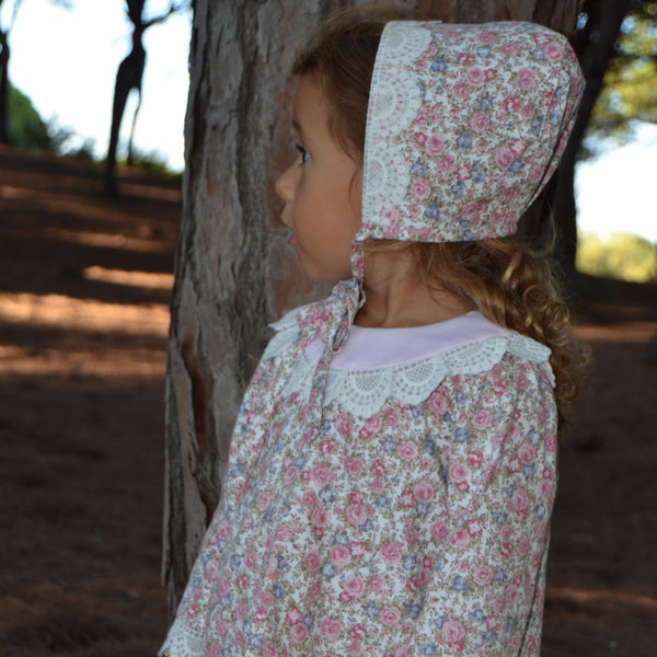 Jesusito Niña de flores con capota.