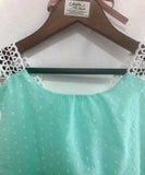 Vestido niña plumeti verde con encaje y tul de Mon Petit Bonbon