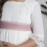 vestido de comunión de crepe marfil con cuello cuadrado y manga al codo